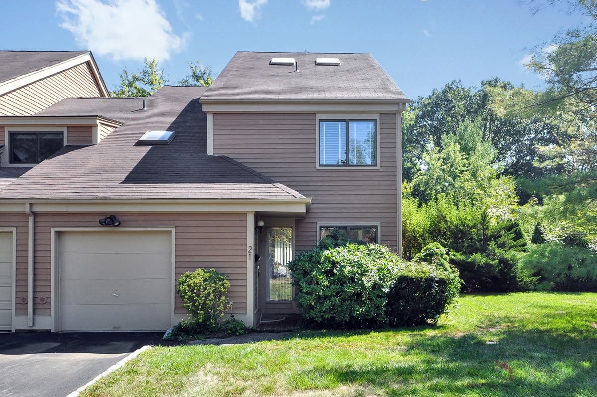 Westchester townhouse marketed by Stetson Real Estate